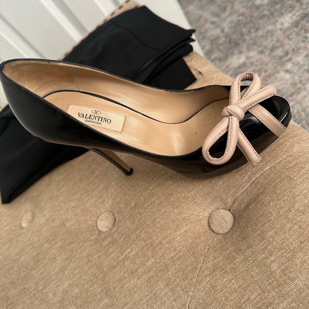 Valentino Black and Beige Bow Heels